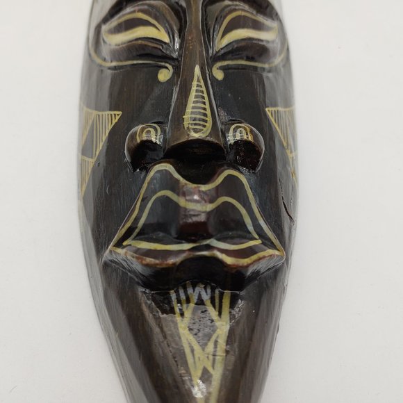 Wood Indonesian Tribal Wall Mask With Lizard - Picture 11 of 11